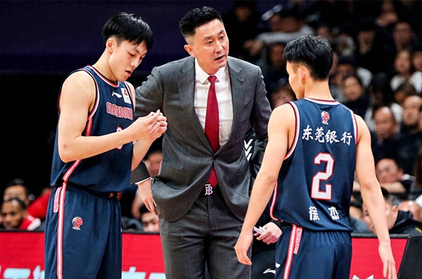 包含广东宏远队即将与辽宁男篮交锋，备战进行中的词条