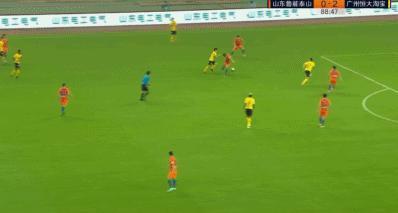 建业客场大败恒大，惨遭重创排名再次下滑的简单介绍