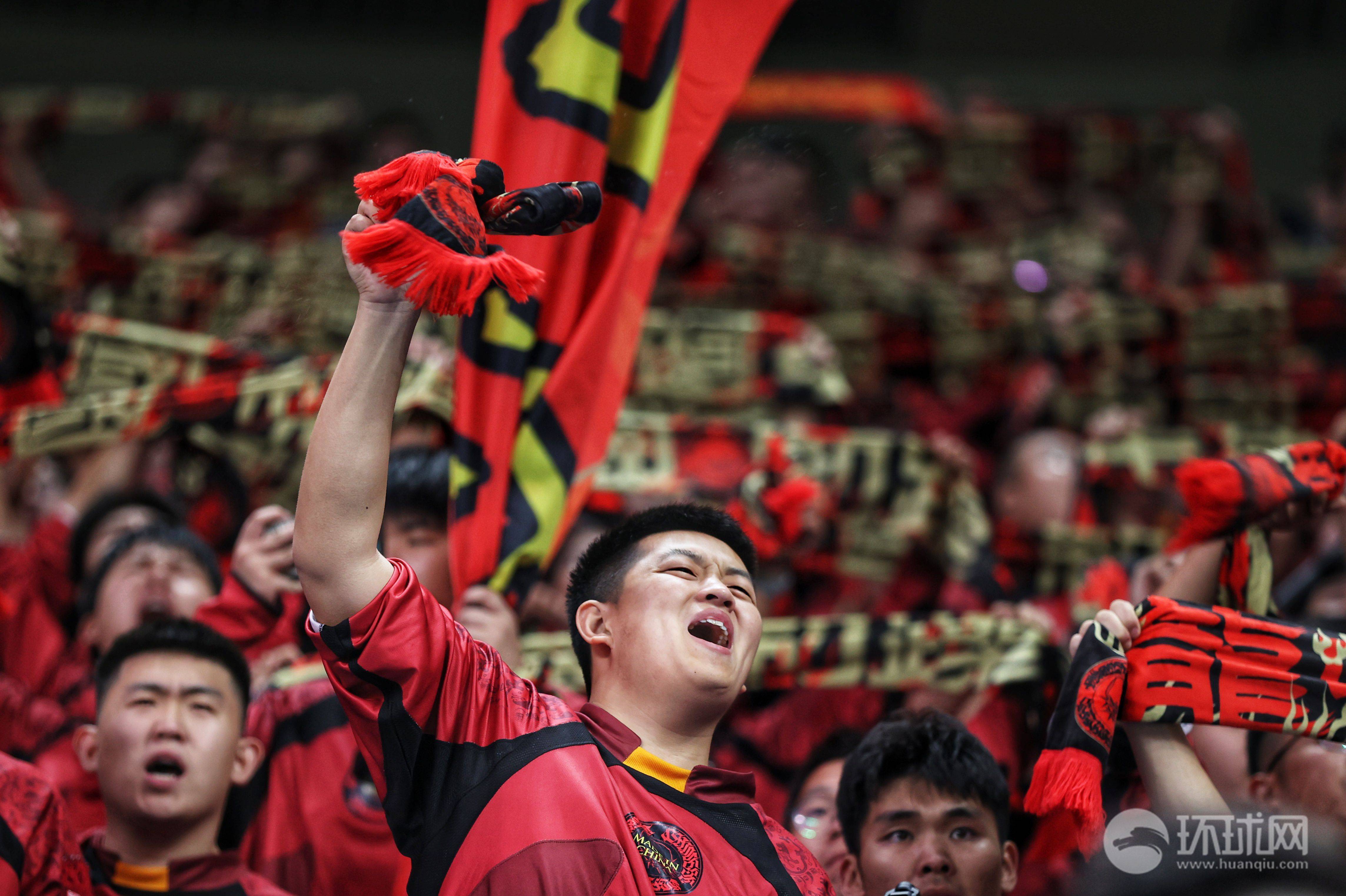 国家队足球比赛赢得鼓舞人心 国家队足球比赛赢得鼓舞人心