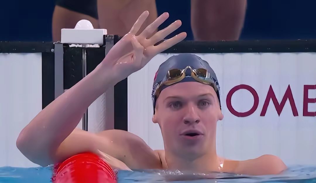 西班牙选手在游泳比赛中打破纪录