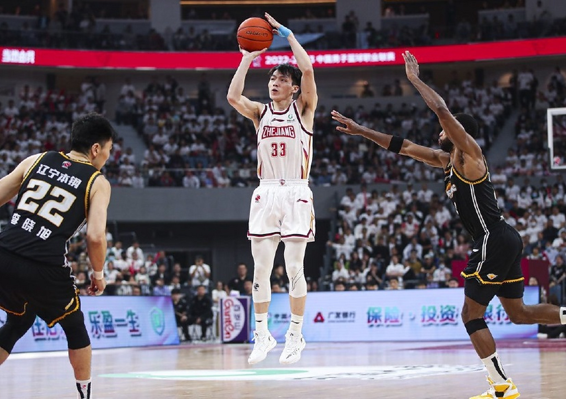 甘肃男篮队员投篮训练大有突破，展现信心