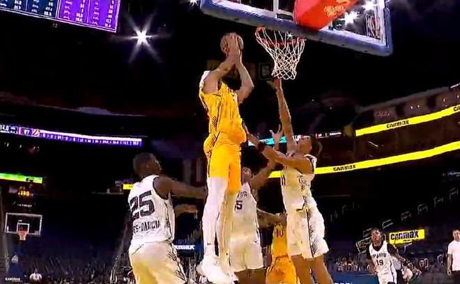 包含技惊四座！球队绝杀时刻惊艳全场的词条