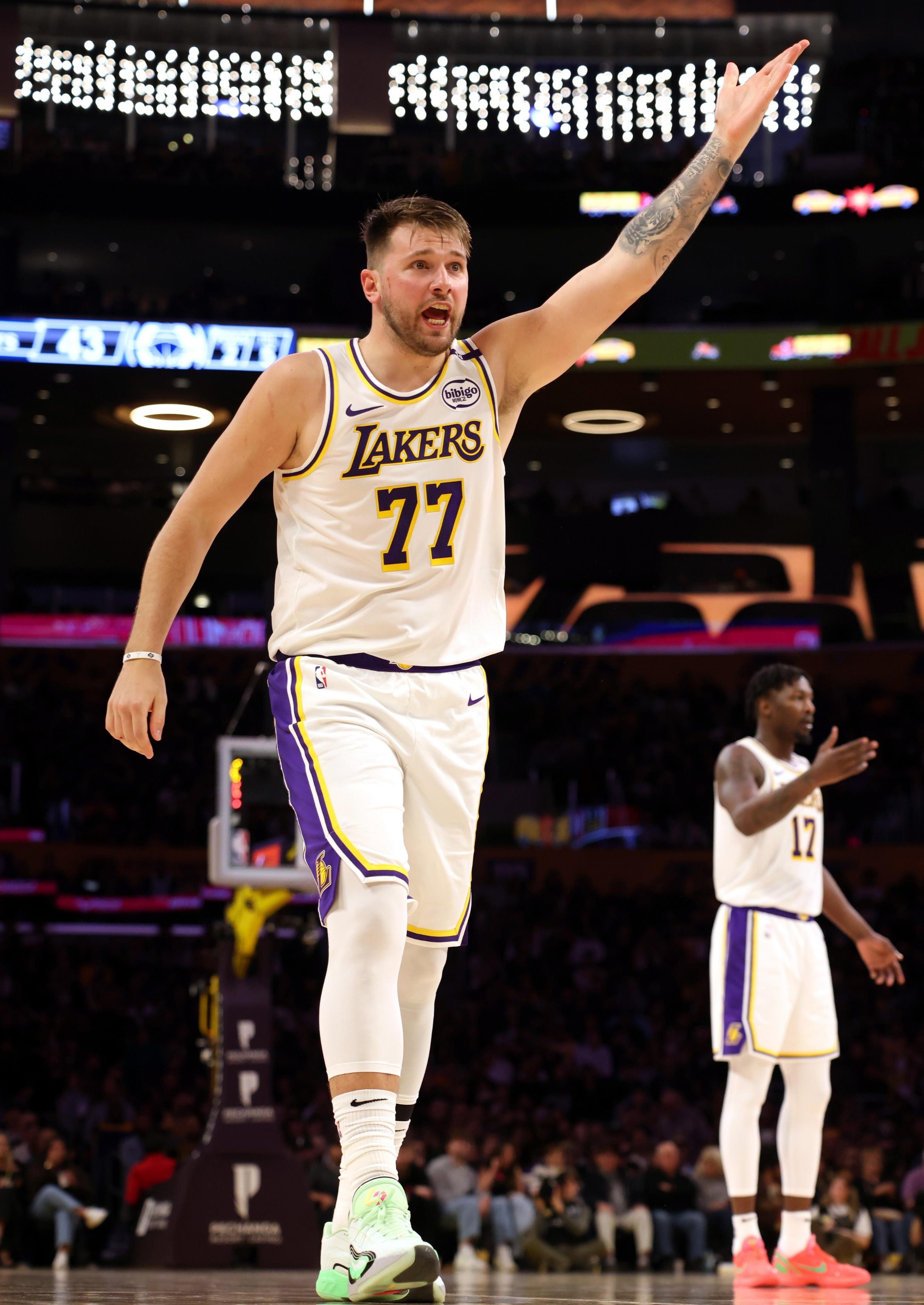 灰熊惊险击败鹈鹕，取得宝贵胜利