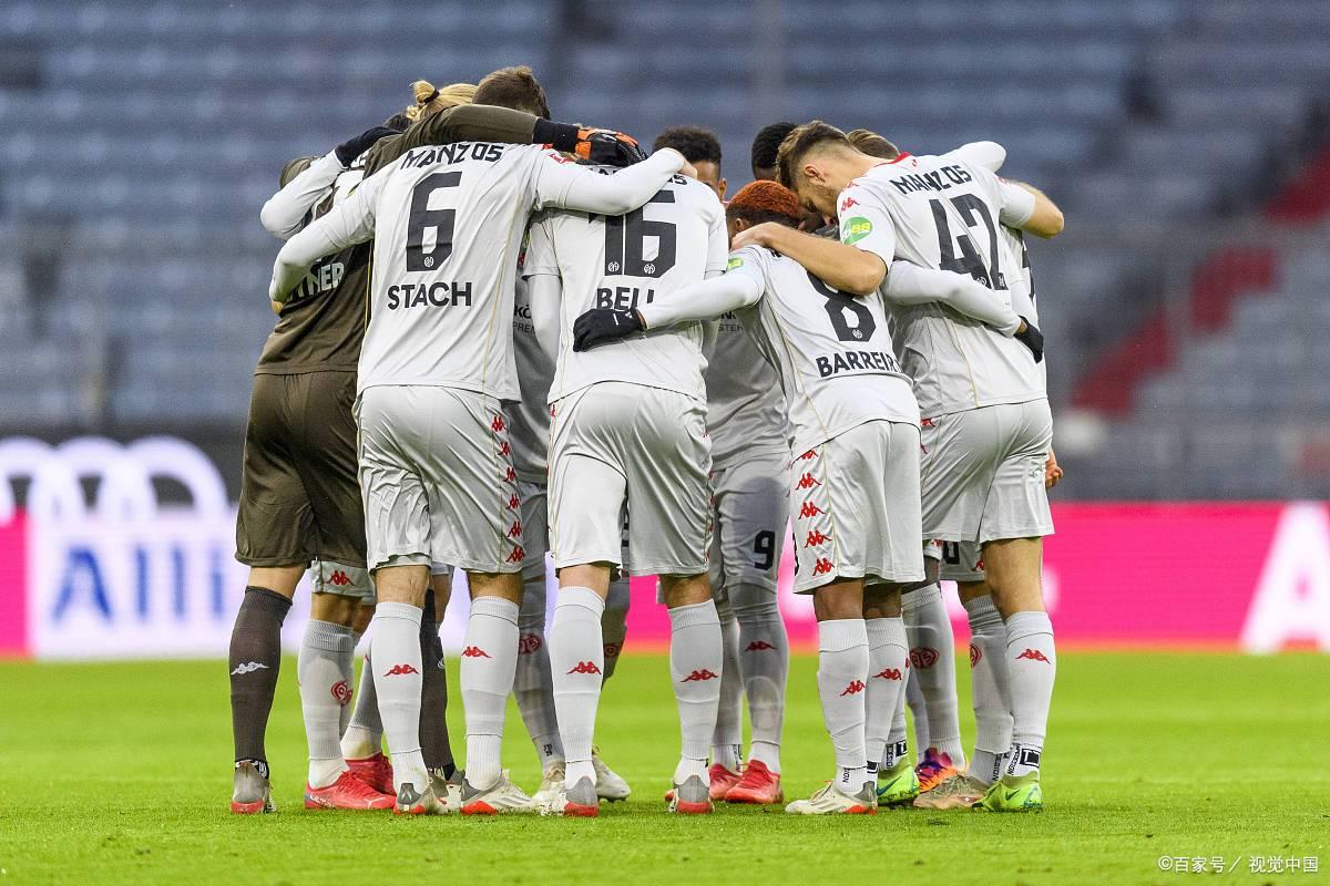 奥格斯堡客场艰难拿下比赛,实力不凡 奥格斯堡客场艰难拿下比赛,实力不凡