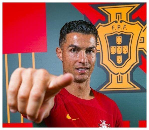 C罗帽子戏法!葡萄牙3-0战胜匈牙利取得欧洲杯开门红 C罗帽子戏法!葡萄牙3-0战胜匈牙利取得欧洲杯开门红