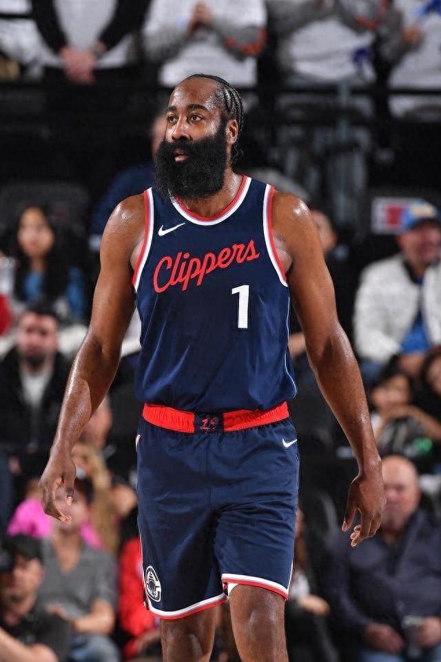 快船主场大胜火箭，莱昂纳德高光表现