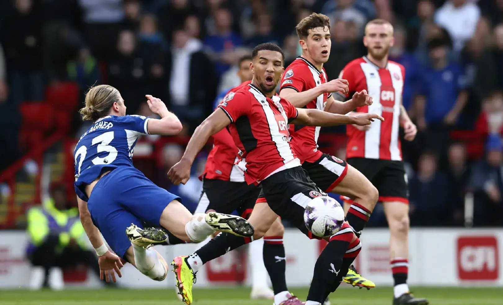 曼联主场输球，切尔西逆袭领跑英超积分榜