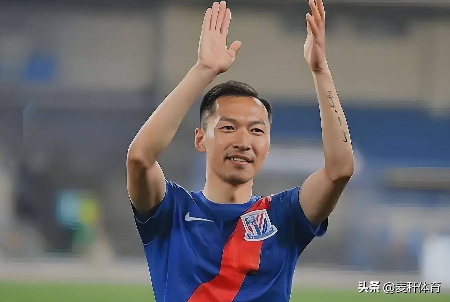 包含上海申花主场不敌广州富力，中超联赛落后悬念仍未解除的词条