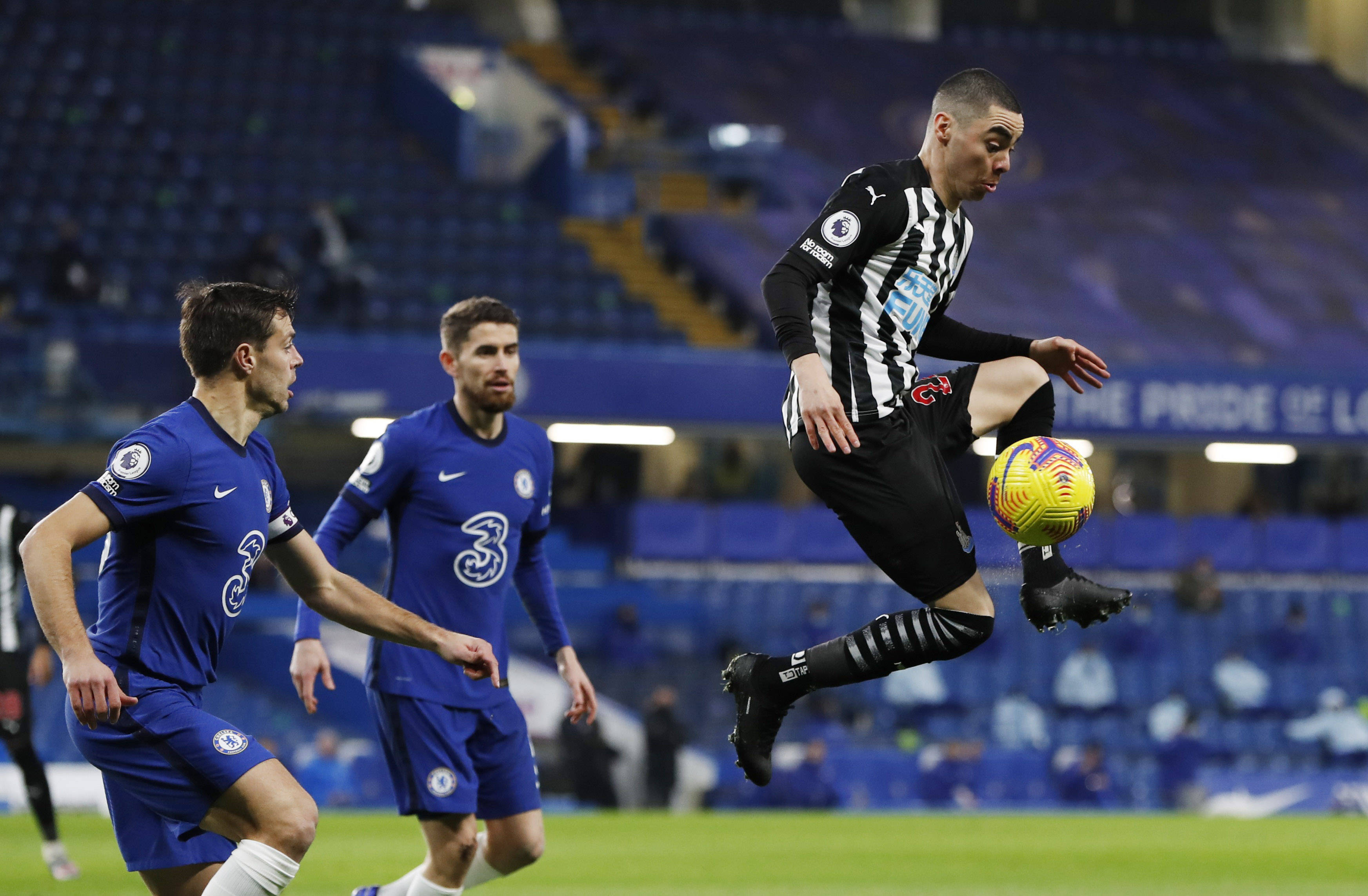 纽卡斯尔主场胜出,艰难击败对手获得胜利 纽卡斯尔主场胜出,艰难击败对手获得胜利